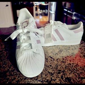 Adidas women’s Superstar soft vision size 8